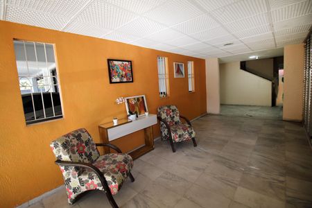 Hall de entrada de casa à venda com 2 quartos, 80m² em Vila da Penha, Rio de Janeiro