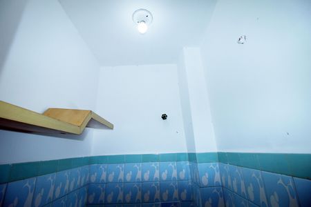 Banheiro de serviço de casa à venda com 2 quartos, 80m² em Vila da Penha, Rio de Janeiro