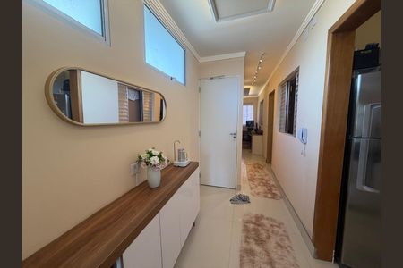 Corredor de casa para alugar com 2 quartos, 125m² em Vila Antonieta, São Paulo