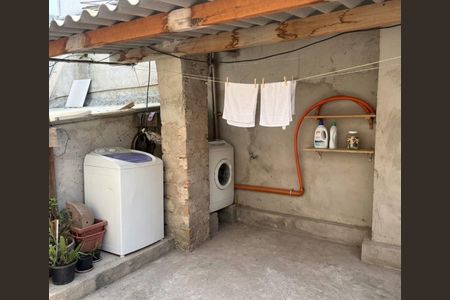 Area de serviço de casa para alugar com 2 quartos, 125m² em Vila Antonieta, São Paulo
