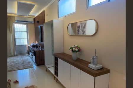 Corredor de casa para alugar com 2 quartos, 125m² em Vila Antonieta, São Paulo