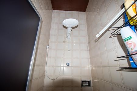 Banheiro de apartamento à venda com 2 quartos, 62m² em Olaria, Rio de Janeiro