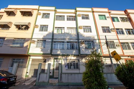 Fachada de apartamento à venda com 2 quartos, 62m² em Olaria, Rio de Janeiro