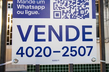 Placa de apartamento à venda com 2 quartos, 62m² em Olaria, Rio de Janeiro