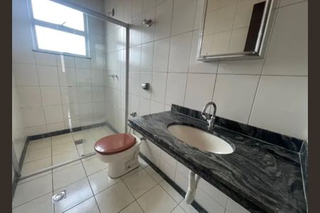Banheiro social de apartamento para alugar com 3 quartos, 85m² em Serrano, Belo Horizonte