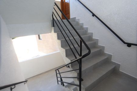 Apartamento à venda com 47m², 1 quarto e sem vagaEscadas