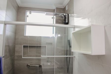 Banheiro de apartamento para alugar com 1 quarto, 52m² em Centro, Cabo Frio