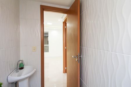 Banheiro de apartamento à venda com 2 quartos, 60m² em São José, Canoas