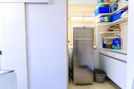 Casa à venda com 218m², 3 quartos e 5 vagas Casa à venda com 218m², 3 quartos e 5 vagasÁrea de Serviço