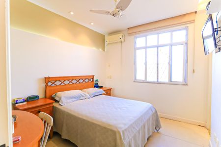 Casa à venda com 218m², 3 quartos e 5 vagas Casa à venda com 218m², 3 quartos e 5 vagasQuarto - Suíte