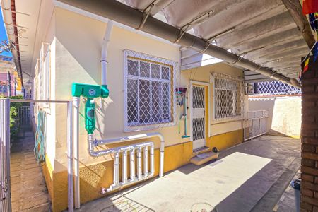 Casa à venda com 218m², 3 quartos e 5 vagas Casa à venda com 218m², 3 quartos e 5 vagasQuintal