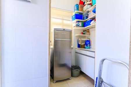 Casa à venda com 218m², 3 quartos e 5 vagas Casa à venda com 218m², 3 quartos e 5 vagasÁrea de Serviço