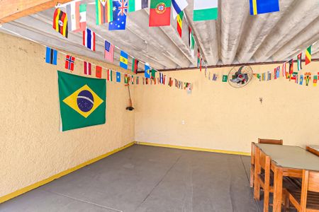Casa à venda com 218m², 3 quartos e 5 vagas Casa à venda com 218m², 3 quartos e 5 vagasQuintal