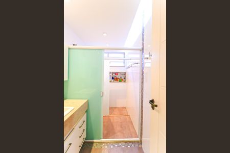Casa à venda com 218m², 3 quartos e 5 vagas Casa à venda com 218m², 3 quartos e 5 vagasBanheiro Social