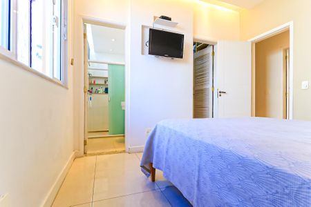 Casa à venda com 218m², 3 quartos e 5 vagas Casa à venda com 218m², 3 quartos e 5 vagasQuarto - Suíte