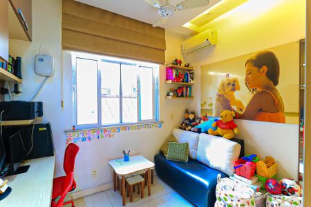 Casa à venda com 218m², 3 quartos e 5 vagas Casa à venda com 218m², 3 quartos e 5 vagasQuarto 2