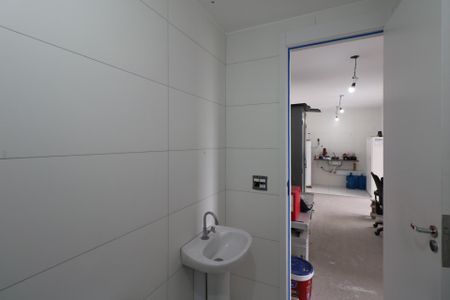 Apartamento à venda com 44m², 2 quartos e 1 vaga Apartamento à venda com 44m², 2 quartos e 1 vagaBanheiro