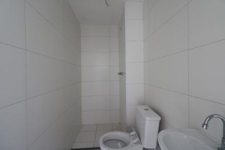 Banheiro de apartamento à venda com 2 quartos, 44m² em Conceição, Diadema