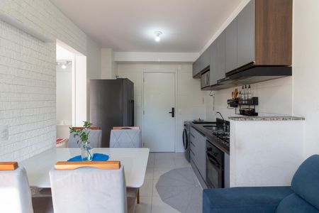 Sala - Cozinha de apartamento para alugar com 2 quartos, 32m² em Jardim Celeste, São Paulo