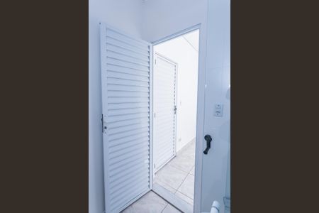 Banheiro de apartamento para alugar com 1 quarto, 45m² em Vila Mangalot, São Paulo
