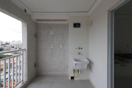 Apartamento à venda com 44m², 2 quartos e 1 vaga Apartamento à venda com 44m², 2 quartos e 1 vagaVaranda e Área de Serviço