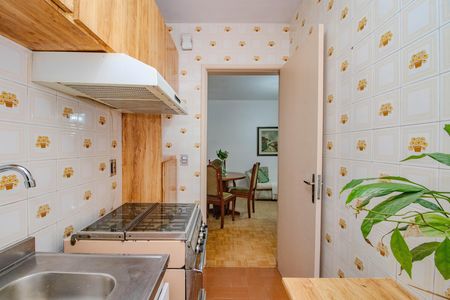 Cozinha e Área de Serviço de apartamento para alugar com 1 quarto, 40m² em Santa Cecília, Porto Alegre