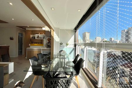 Apartamento à venda com 68m², 2 quartos e 1 vaga Apartamento à venda com 68m², 2 quartos e 1 vagaVaranda