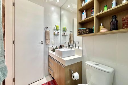 Apartamento à venda com 68m², 2 quartos e 1 vaga Apartamento à venda com 68m², 2 quartos e 1 vagaBanheiro da Suíte
