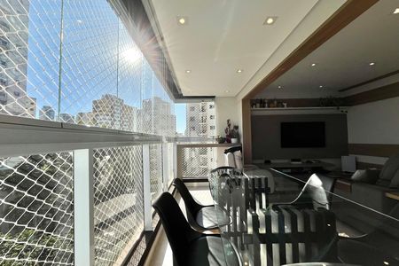 Apartamento à venda com 68m², 2 quartos e 1 vaga Apartamento à venda com 68m², 2 quartos e 1 vagaVaranda