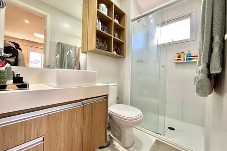 Apartamento à venda com 68m², 2 quartos e 1 vaga Apartamento à venda com 68m², 2 quartos e 1 vagaBanheiro da Suíte