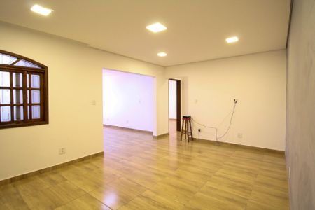 Sala de casa para alugar com 3 quartos, 140m² em Balneário São Francisco, Diadema