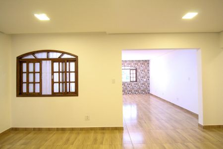 Sala de casa para alugar com 3 quartos, 140m² em Balneário São Francisco, Diadema