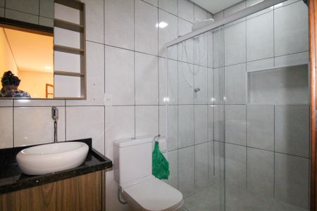 Banheiro da Suíte de casa para alugar com 3 quartos, 140m² em Balneário São Francisco, Diadema