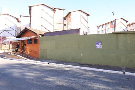 Apartamento para alugar com 50m², 2 quartos e 1 vagaFachada do imóvel - Placa GRANDE instalada na fachada do condomínio, dia 17/07/2026 - Código da placa: SWRM-1599