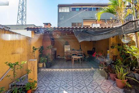 Casa para alugar com 126m², 2 quartos e 2 vagas Casa para alugar com 126m², 2 quartos e 2 vagasÁrea de lazer - churrasqueira