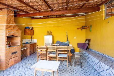 Casa para alugar com 126m², 2 quartos e 2 vagas Casa para alugar com 126m², 2 quartos e 2 vagasÁrea de lazer - churrasqueira