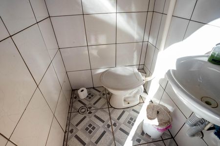 Casa para alugar com 126m², 2 quartos e 2 vagas Casa para alugar com 126m², 2 quartos e 2 vagasBanheiro da área de lazer