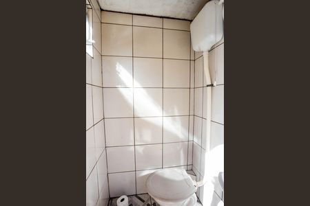 Casa para alugar com 126m², 2 quartos e 2 vagas Casa para alugar com 126m², 2 quartos e 2 vagasBanheiro da área de lazer