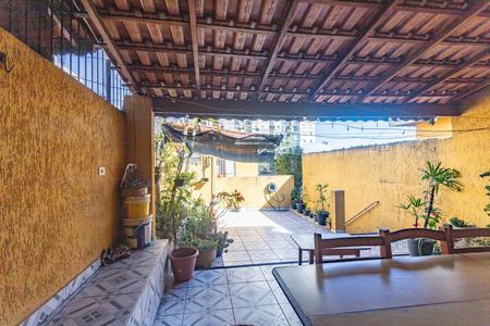 Casa para alugar com 126m², 2 quartos e 2 vagas Casa para alugar com 126m², 2 quartos e 2 vagasÁrea de lazer - churrasqueira