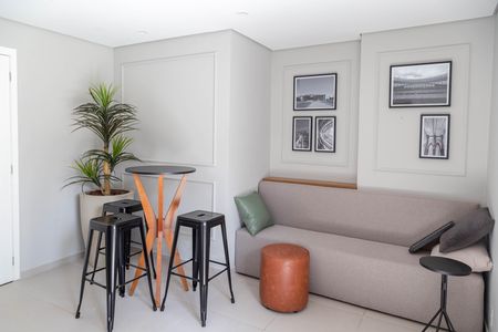Apartamento para alugar com 39m², 2 quartos e 1 vagaÁrea comum - Salão de festas