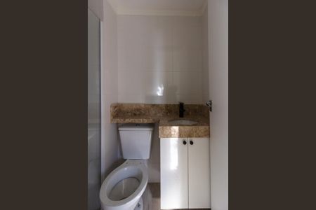 Banheiro de apartamento para alugar com 2 quartos, 39m² em Vila Rosalia, Guarulhos