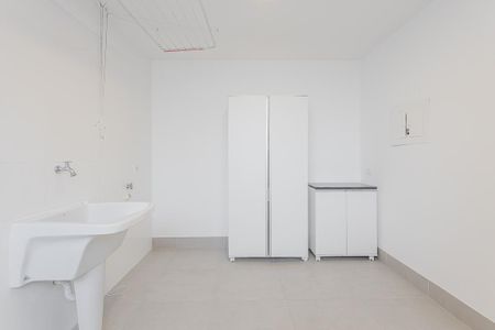 Área de Serviço de apartamento para alugar com 3 quartos, 180m² em Cerqueira César, São Paulo