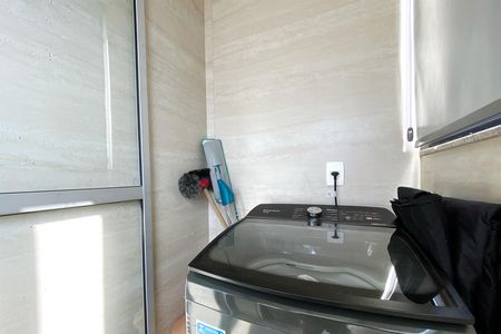 Apartamento à venda com 163m², 3 quartos e 3 vagas Apartamento à venda com 163m², 3 quartos e 3 vagasÁrea de Serviço