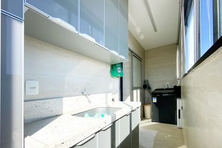 Apartamento à venda com 163m², 3 quartos e 3 vagas Apartamento à venda com 163m², 3 quartos e 3 vagasÁrea de Serviço
