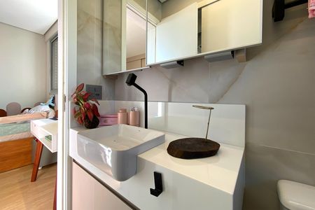 Apartamento à venda com 163m², 3 quartos e 3 vagas Apartamento à venda com 163m², 3 quartos e 3 vagasBanheiro das Semi suites