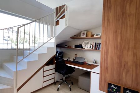 Apartamento à venda com 163m², 3 quartos e 3 vagas Apartamento à venda com 163m², 3 quartos e 3 vagasEscritório