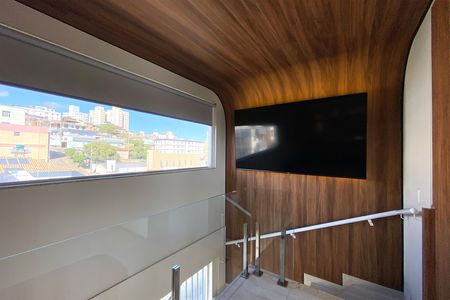 Apartamento à venda com 163m², 3 quartos e 3 vagas Apartamento à venda com 163m², 3 quartos e 3 vagasHall escada