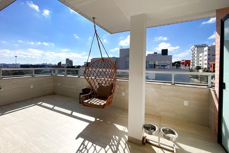 Apartamento à venda com 163m², 3 quartos e 3 vagas Apartamento à venda com 163m², 3 quartos e 3 vagasCobertura