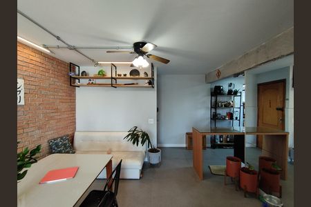 Apartamento à venda com 63m², 2 quartos e 1 vaga Apartamento à venda com 63m², 2 quartos e 1 vagaSala