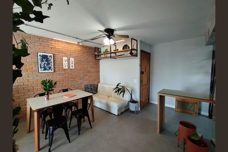 Apartamento à venda com 63m², 2 quartos e 1 vaga Apartamento à venda com 63m², 2 quartos e 1 vagaSala